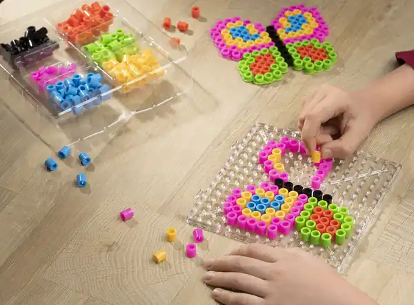 Bild 2 von IDEENWELT Bügelperlen-Set Schmetterling