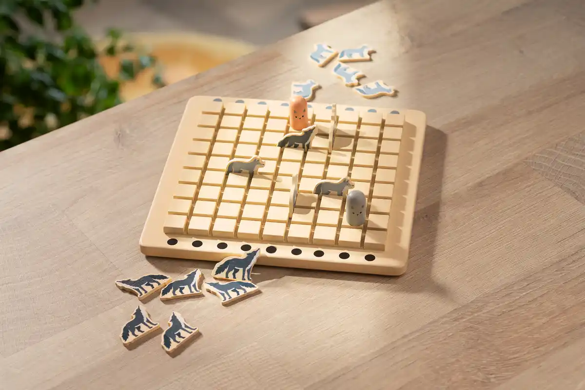 Bild 3 von IDEENWELT Holzspiel Quoridor Wolf und Lamm