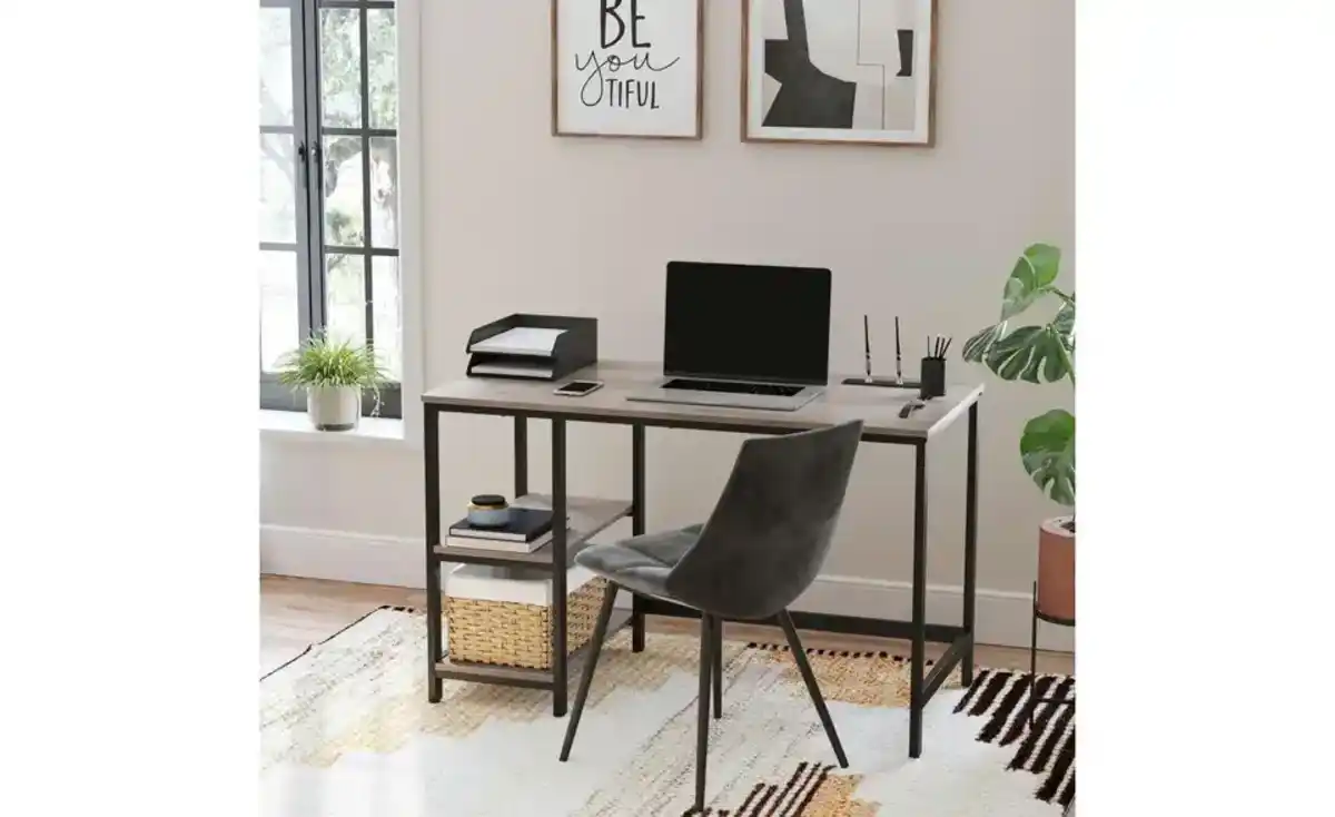 Bild 1 von Schreibtisch