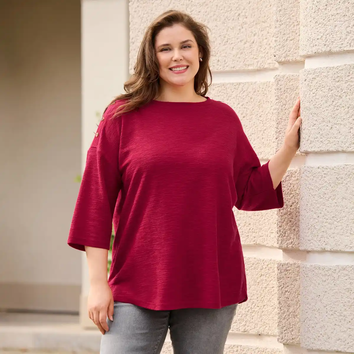 Bild 1 von Damen-Shirt mit Deko-Knöpfen, große Größen