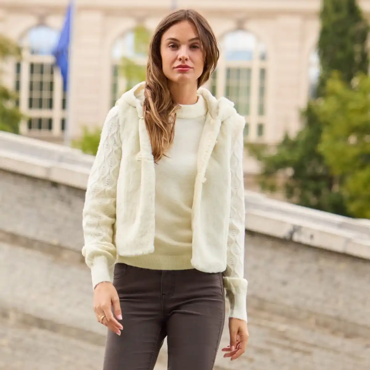 Bild 2 von Damen-Pullover mit Musterung am Ärmel