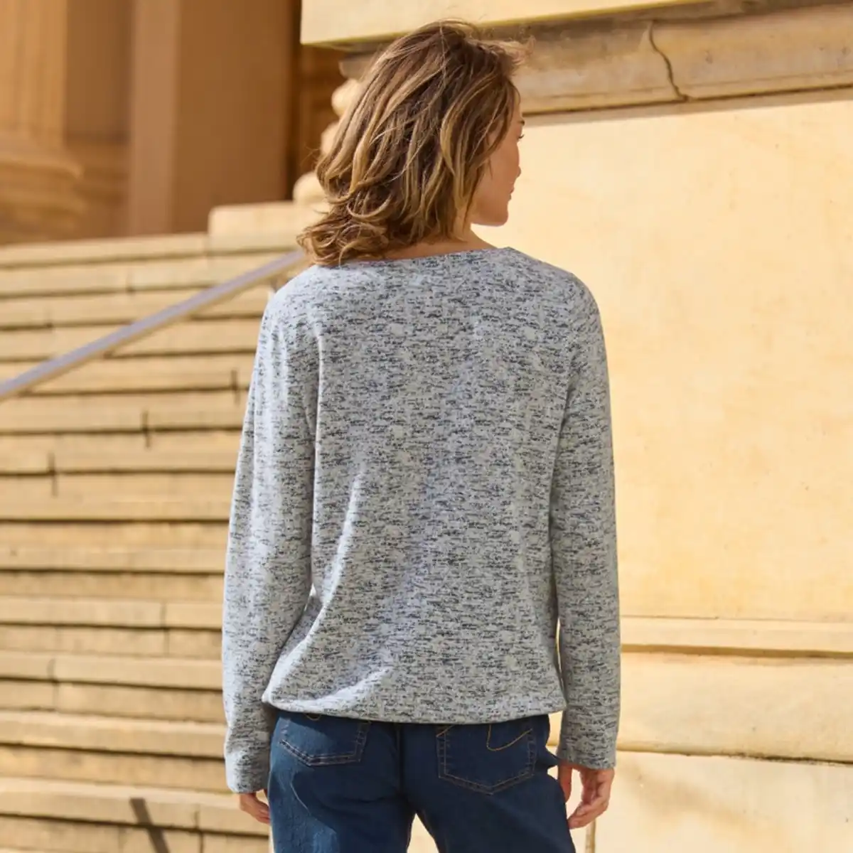 Bild 4 von Damen-Pullover mit modischem Druck