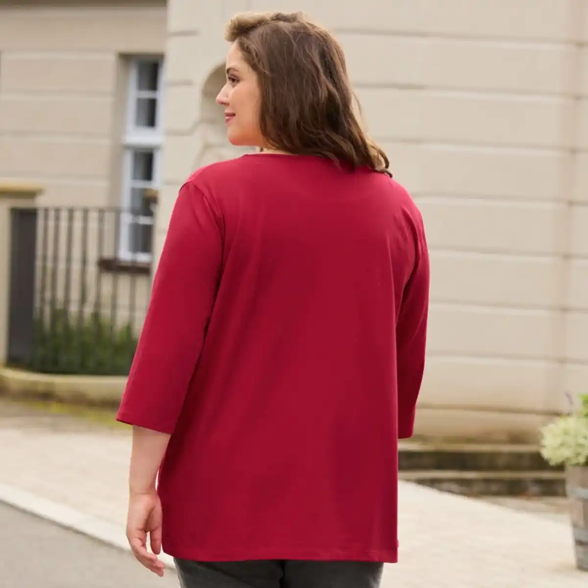 Bild 4 von Damen-Langarmshirt mit Frontaufdruck, große Größen