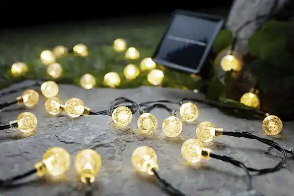 Bild 3 von IDEENWELT Solar-Lichterkette Kugel