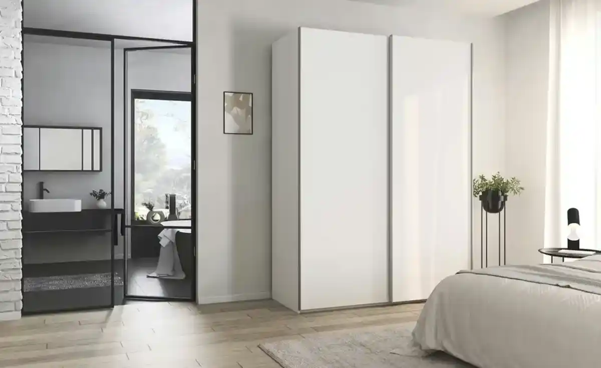 Bild 1 von Kollektion Kraft Schwebetürenschrank inklusive Zubehör