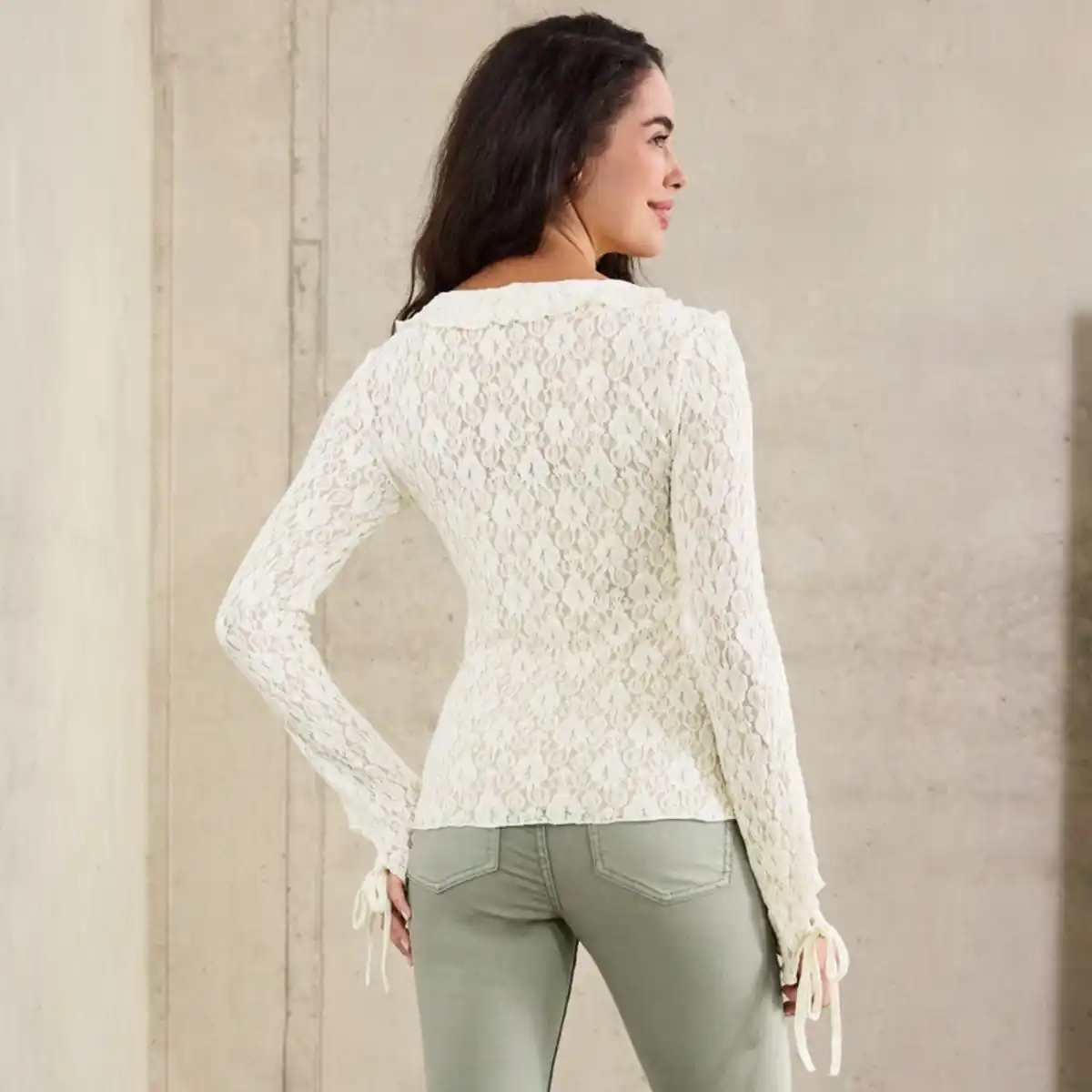 Bild 4 von Damen-Langarmshirt mit Rüschen