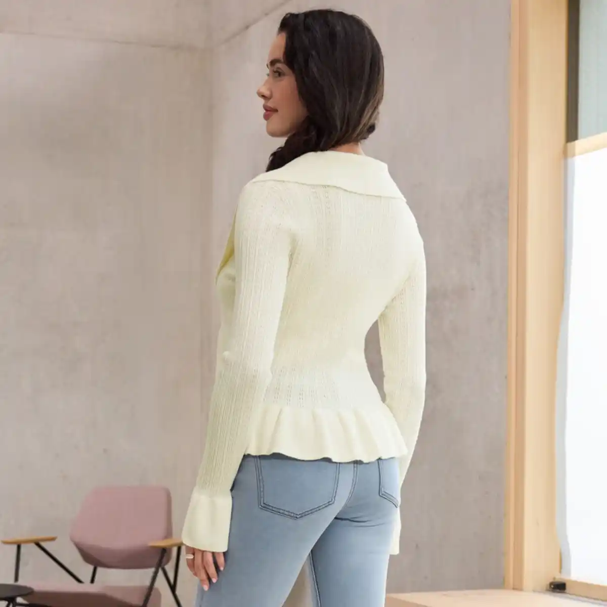 Bild 4 von Damen-Strickjacke mit Rüschen