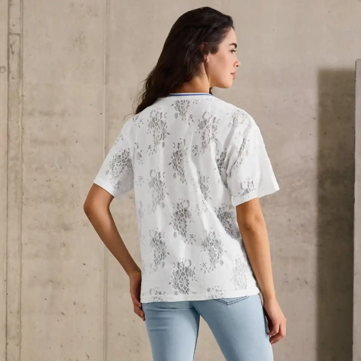 Bild 4 von Damen-T-Shirt mit Spitze