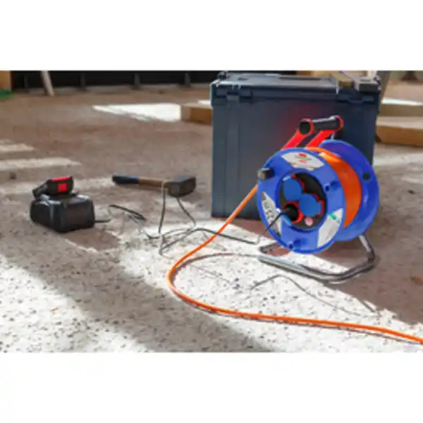 Bild 2 von brennenstuhl® Kabeltrommel »Garant«, AT-N05V3V3-F 3G1,5, IP 44, 3-fach, Kabellänge: 25 m