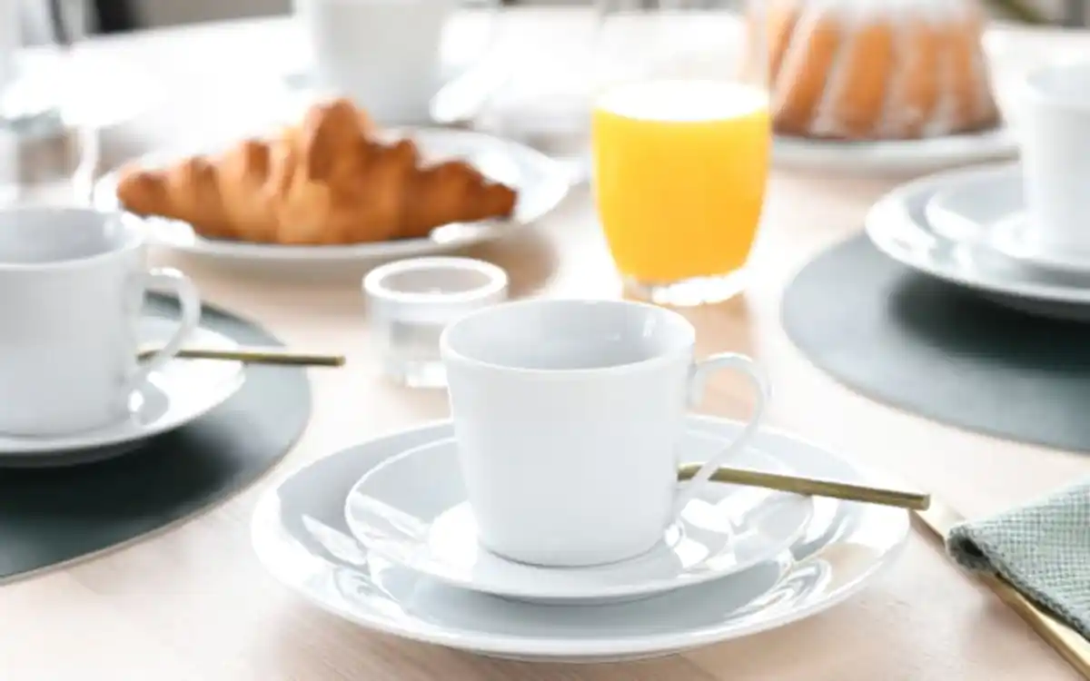 Bild 3 von Kaffeeservice Base, weiß, 18-teilig