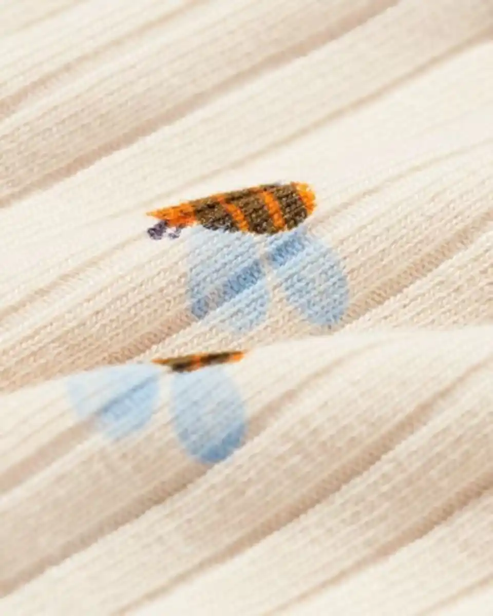 Bild 4 von Newborn-Strampler LENZING™ ECOVERO™-(Viskose), gerippt, Bienen ecru