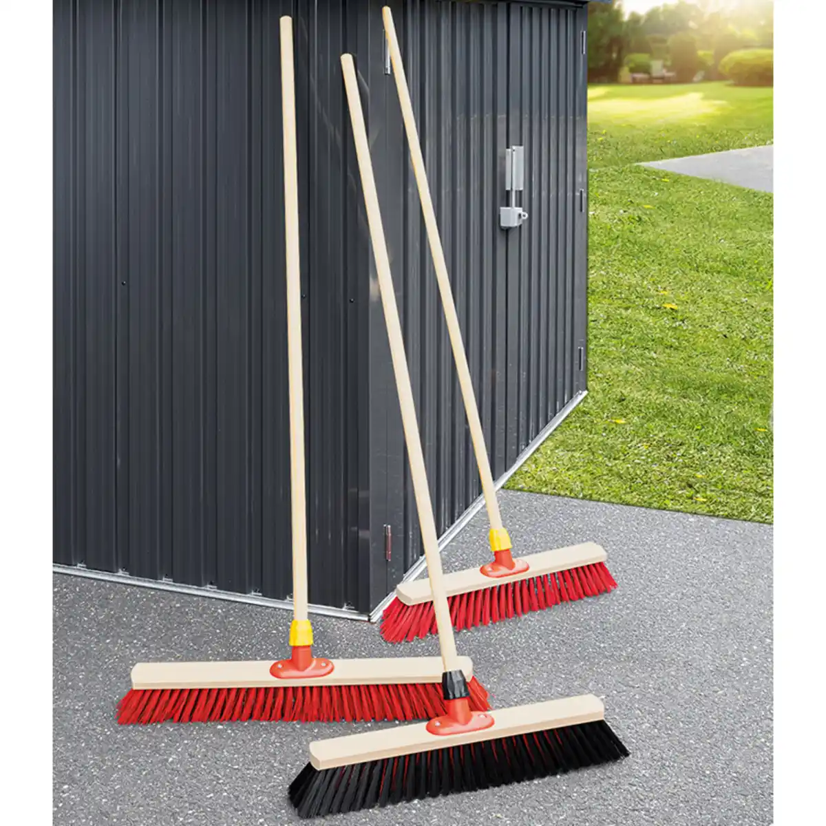 Bild 1 von Powertec Garden Hochwertige Straßenbesen