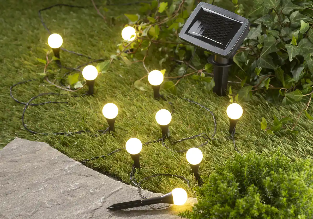 Bild 2 von IDEENWELT Solar-Bodenlichterkette