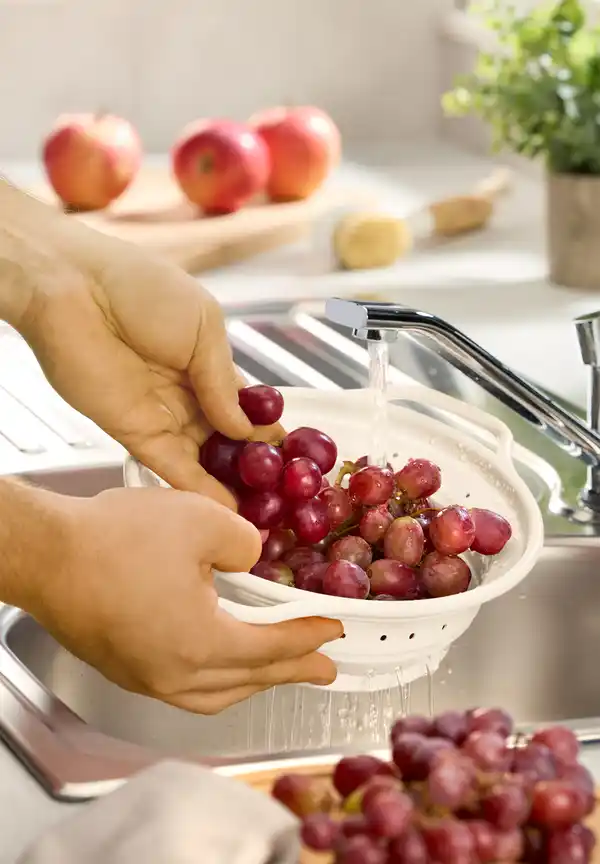 Bild 4 von IDEENWELT Faltbares Silikonsieb creme