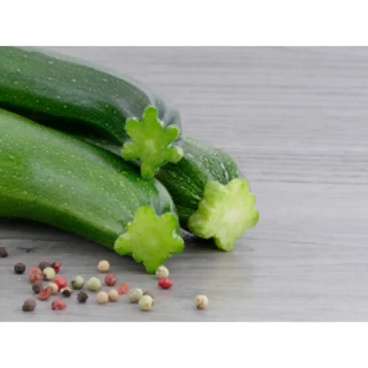 Bild 1 von Gartenkrone Zucchini Cucurbita pepo »Tristan«, grün