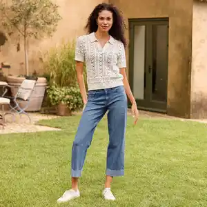 Damen-Capri-Jeans mit Strasssteinen
