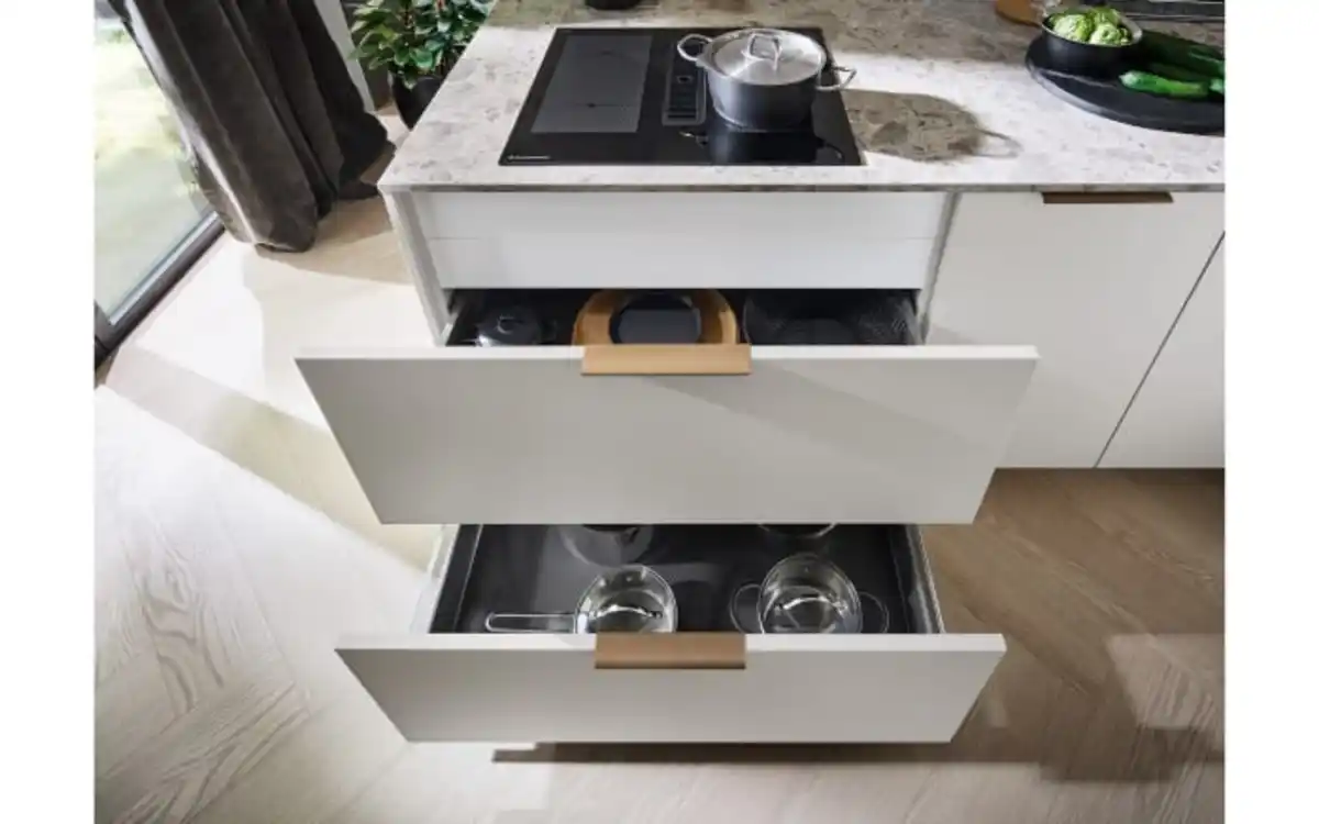 Bild 4 von Einbauküche Toronto/Perfect Soft, Ulme/Mocca, inkl. AEG Elektrogeräte