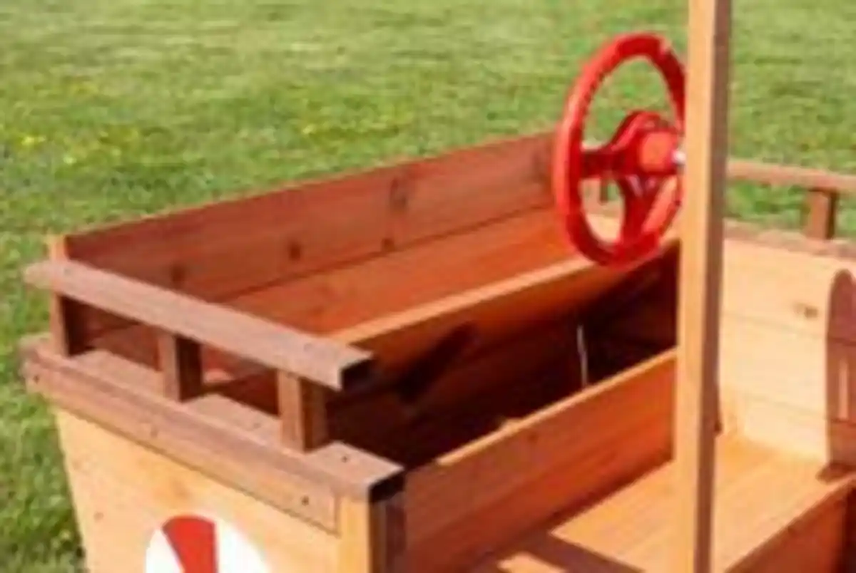 Bild 4 von Sandkasten Schiffsoptik aus 100% massivem Tannenholz, ca.160cm x 78 cm x 100 cm