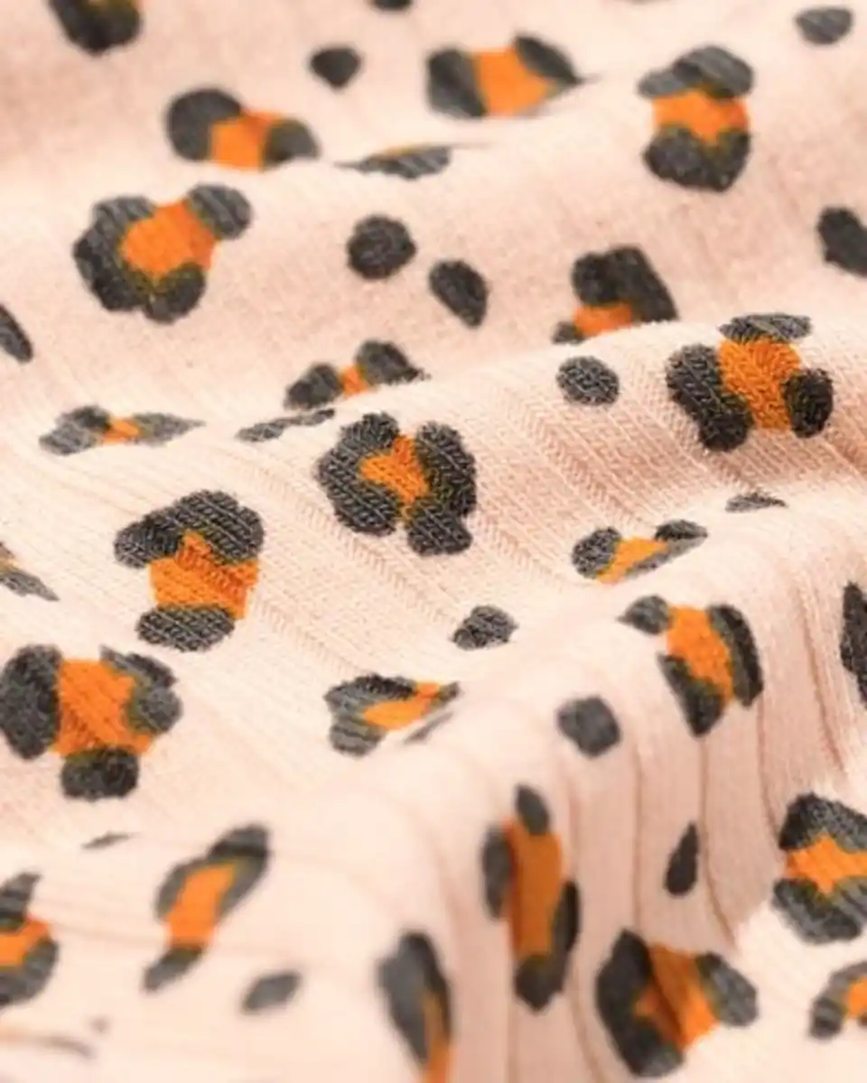 Bild 4 von Newborn-Strampler zum Mitwachsen, LENZING™ ECOVERO™-Viskose, gerippt, Tiere lachsfarben