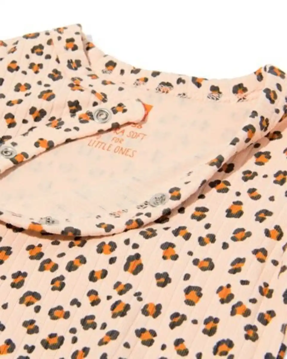 Bild 3 von Newborn-Strampler zum Mitwachsen, LENZING™ ECOVERO™-Viskose, gerippt, Tiere lachsfarben