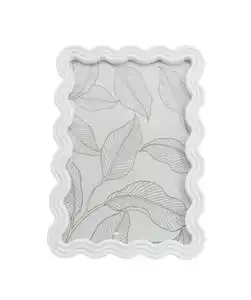 Bilderrahmen mit Wellenrand und Standfuß, weiß