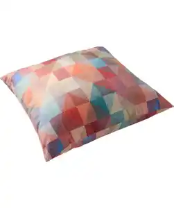 Buntes Kissen, dunkelrot gemustert