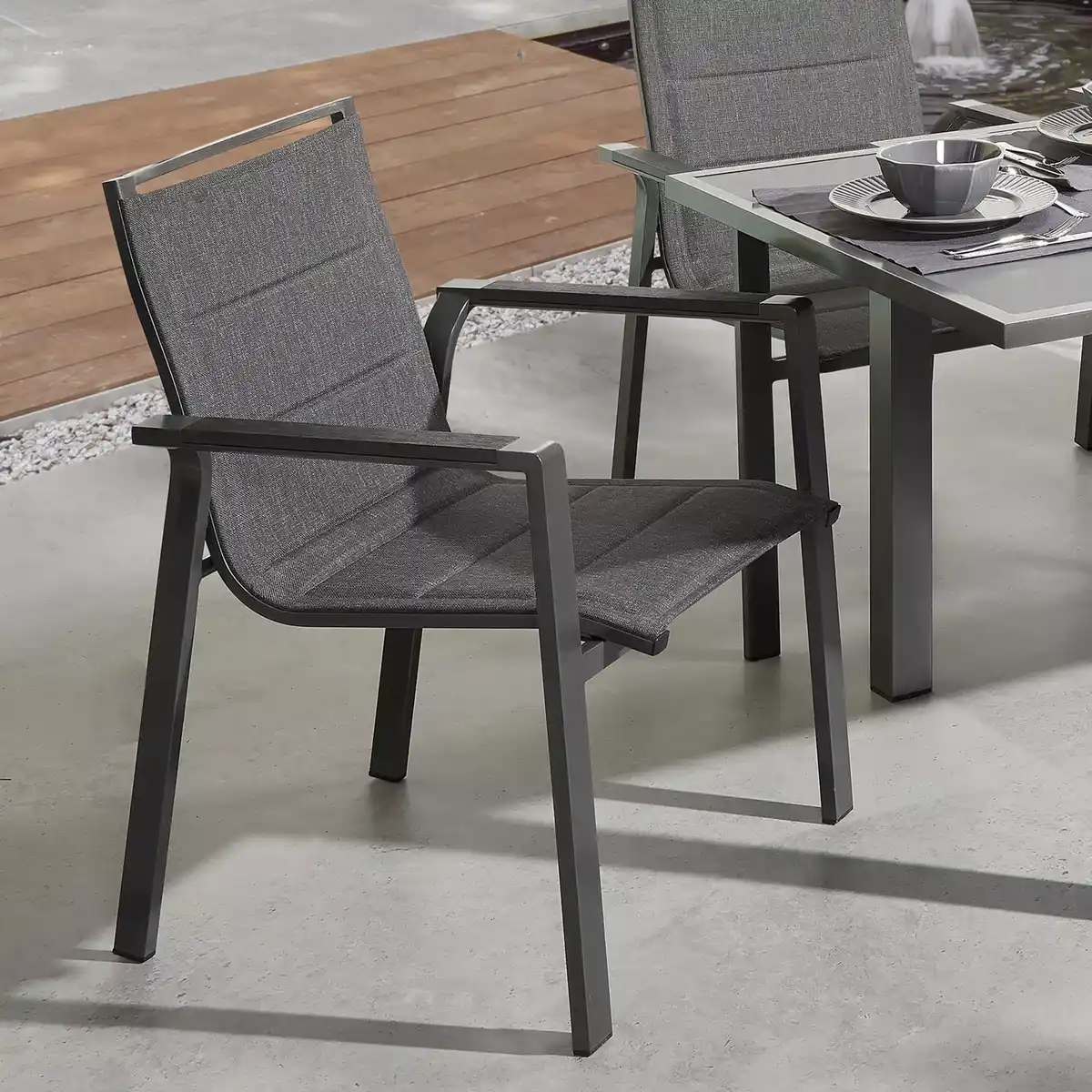 Bild 2 von BELAVI Alu-Stapelstuhl