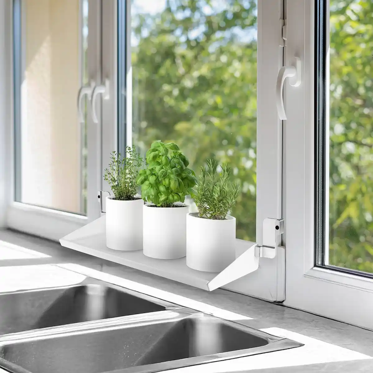 Bild 3 von Fensterbrett »Frischluft«