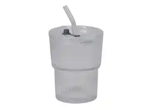 Glasbecher mit Trinkhalm und Deckel