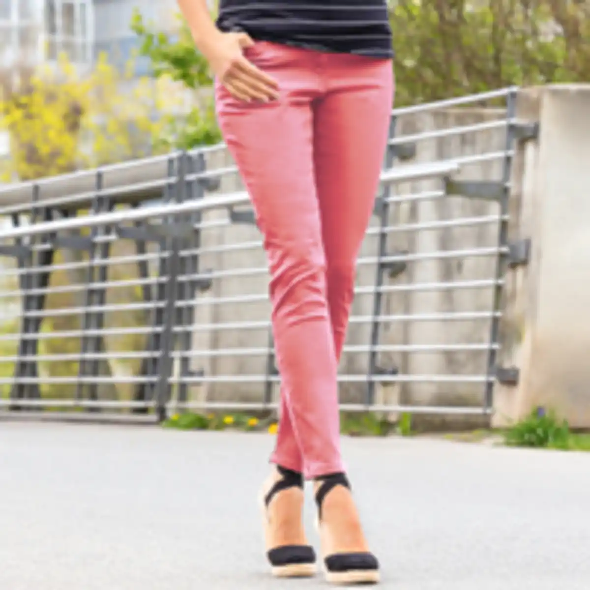 Bild 3 von Shape Stretch Sommerhose für Damen