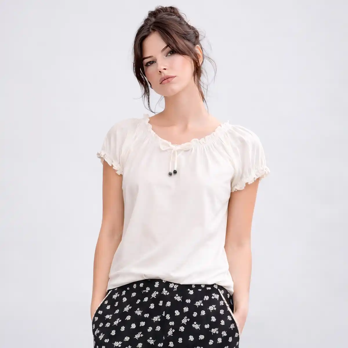 Bild 1 von Damen-T-Shirt mit Carmen-Ausschnitt