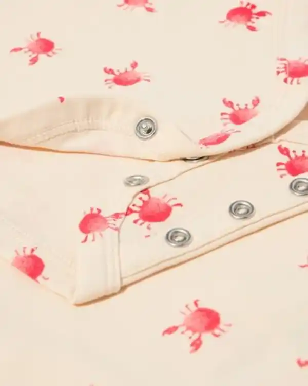 Bild 4 von Mitwachsender Baby-Strampler, Krabben beige