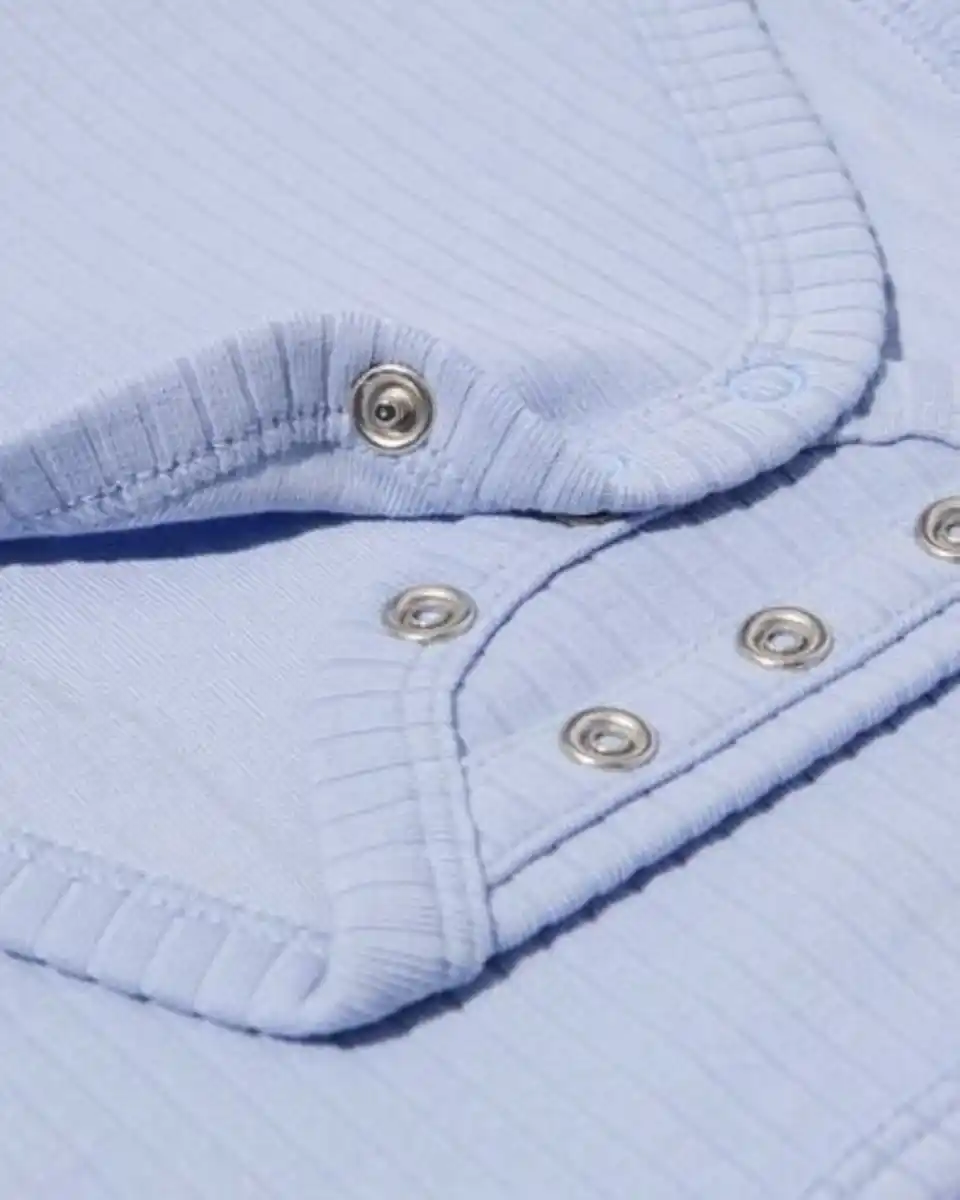 Bild 2 von Mitwachsender Baby-Strampler LENZING™ ECOVERO™, gerippt – 2 Stück blau