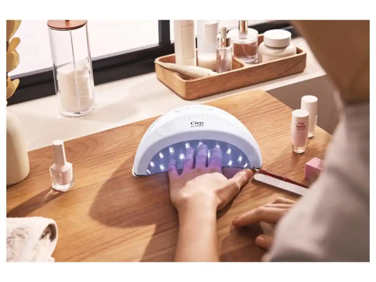 Bild 2 von CIEN Beauty LED-UV-Nagellampe