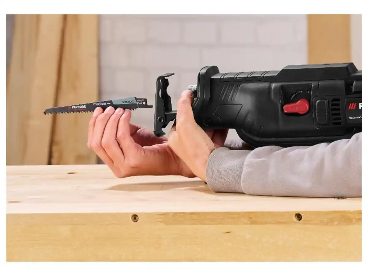 Bild 3 von PARKSIDE PERFORMANCE® Säbelsäge »PPFS 1200 A1«