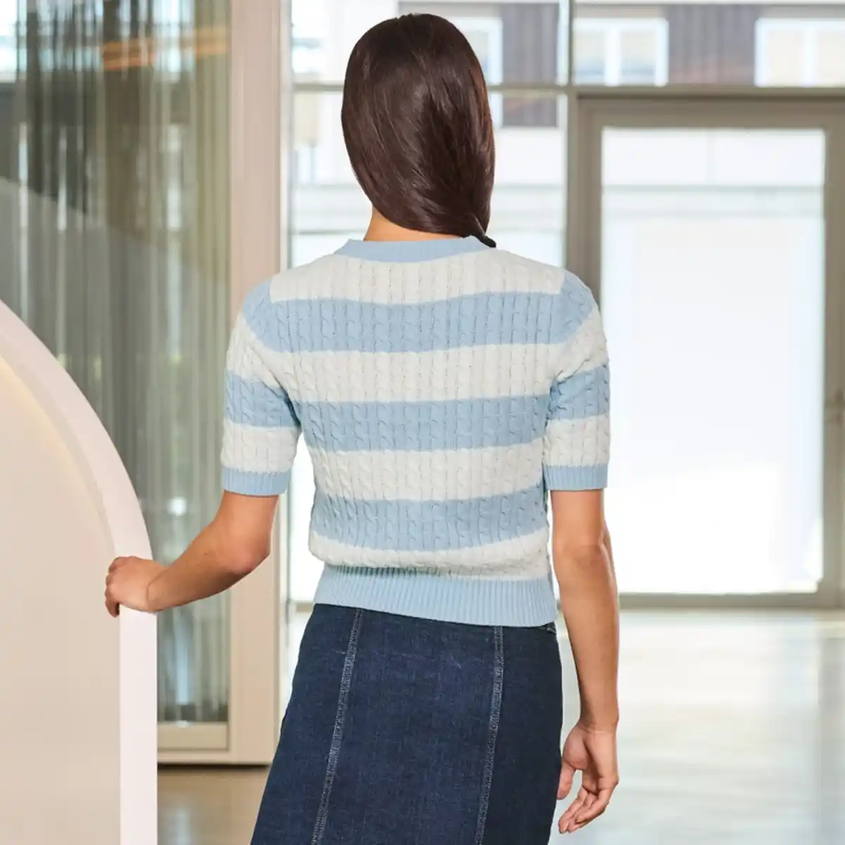 Bild 4 von Damen-Kurzarm-Pullover mit Zopfmuster