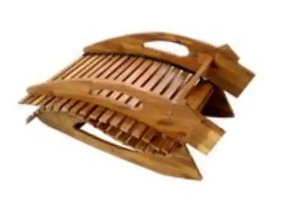 Bild 3 von Ergonomische Schwungliege / Saunaliege aus Akazienholz, faltbar