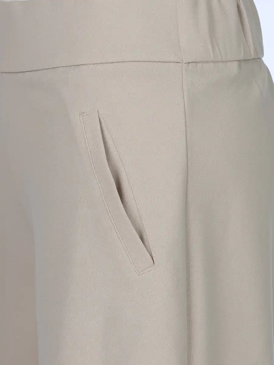 Bild 4 von JDY JDYLOUISVILLE CATIA L Shorts Braun