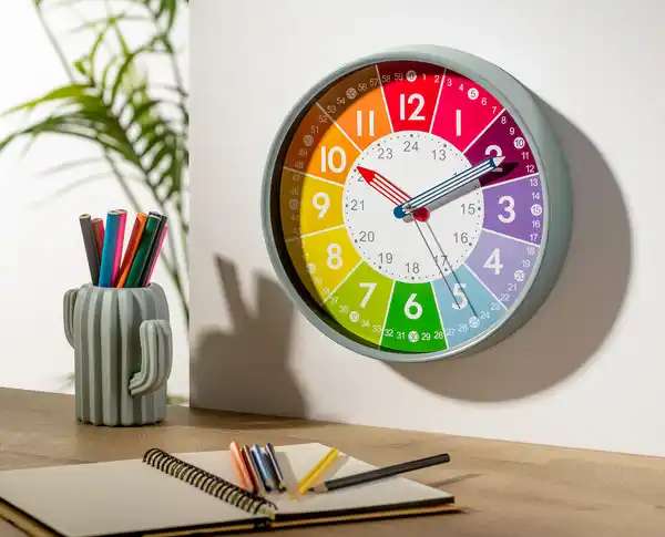 Bild 3 von IDEENWELT Lern-Wanduhr mit grünem Rand