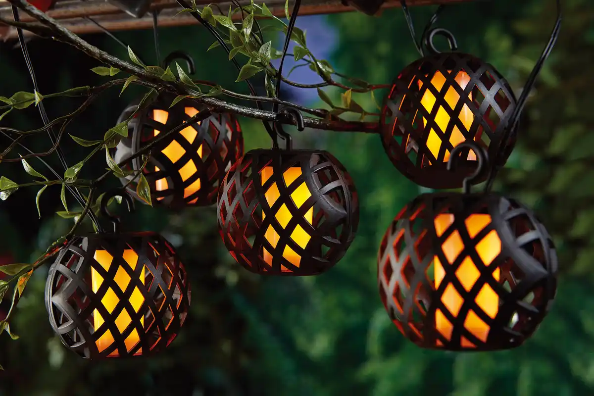Bild 1 von Solar Lichterkette mit 8 Laternen 4,8m 80LEDs