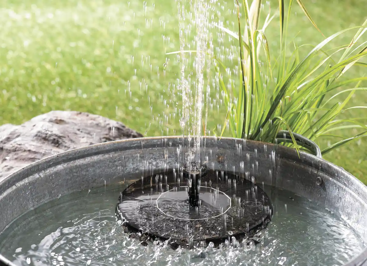 Bild 2 von IDEENWELT Solar-Springbrunnen