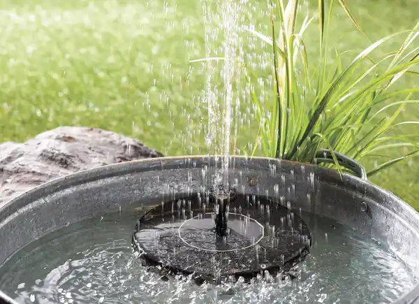 Bild 2 von IDEENWELT Solar-Springbrunnen