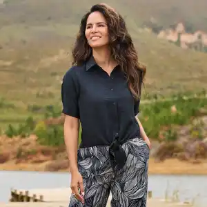 Damen-Bluse mit Knopfleiste