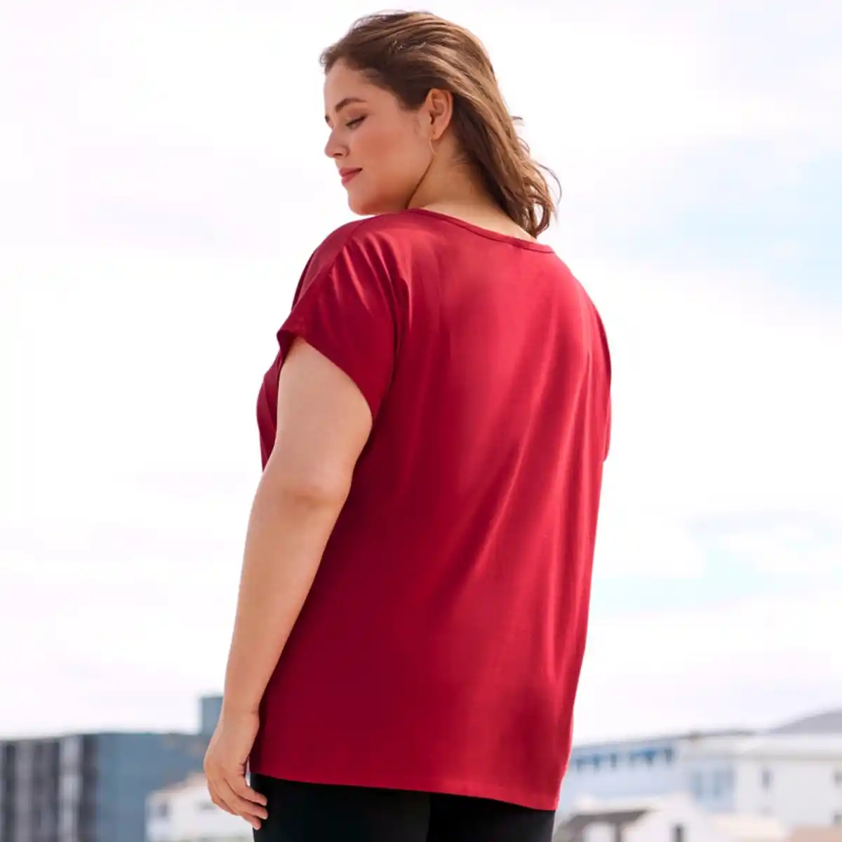Bild 4 von Damen-T-Shirt mit U-Bootausschnitt, große Größen