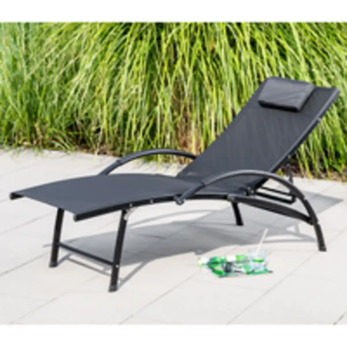 Bild 2 von Garten-Sonnenliege mit 4 Positionen und Kissen, ca. 179-162 x 68 x 48-86 cm – Schwarz