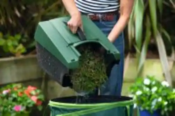 Bild 3 von Bosch Akku-Rasenmäher Citymower 18V-32-300, inkl. 5.0Ah Akku und Ladegerät