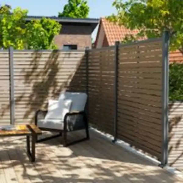 Bild 2 von HOME DELUXE  WPC Sichtschutzzaun ALIRA Teak - 1 x Element + 2 x Pfosten