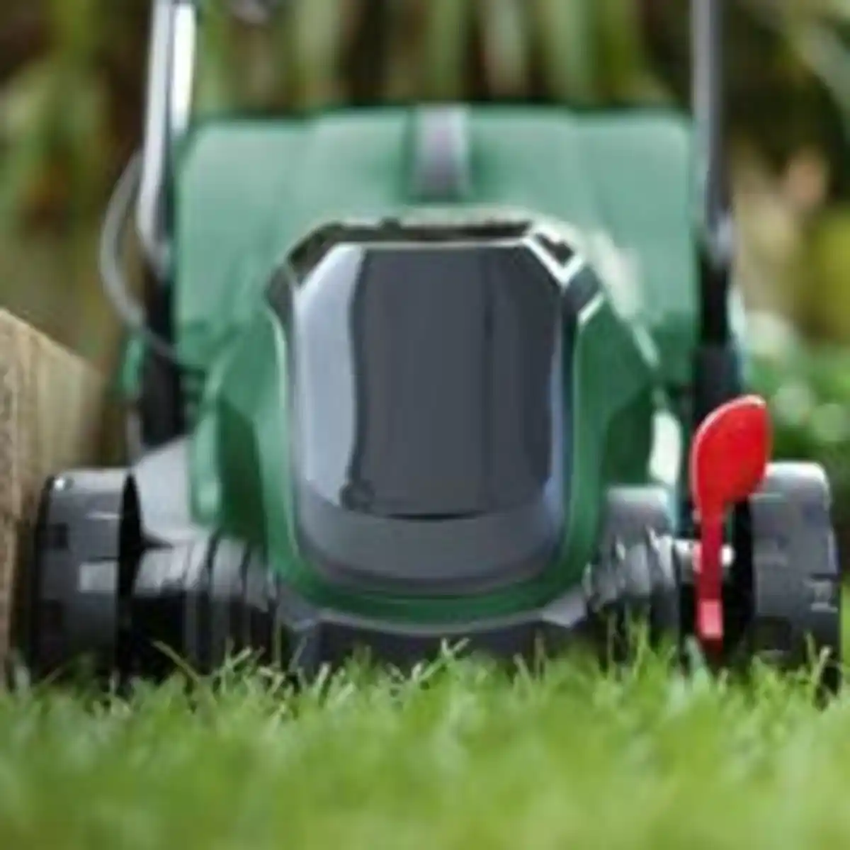 Bild 4 von Bosch Akku-Rasenmäher Citymower 18V-32-300, inkl. 5.0Ah Akku und Ladegerät