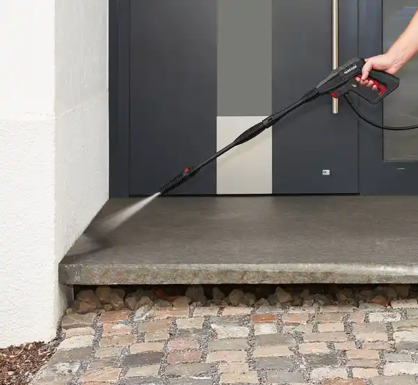Bild 2 von PARKSIDE® Mini-Hochdruckreiniger »PHDM 110 A1«