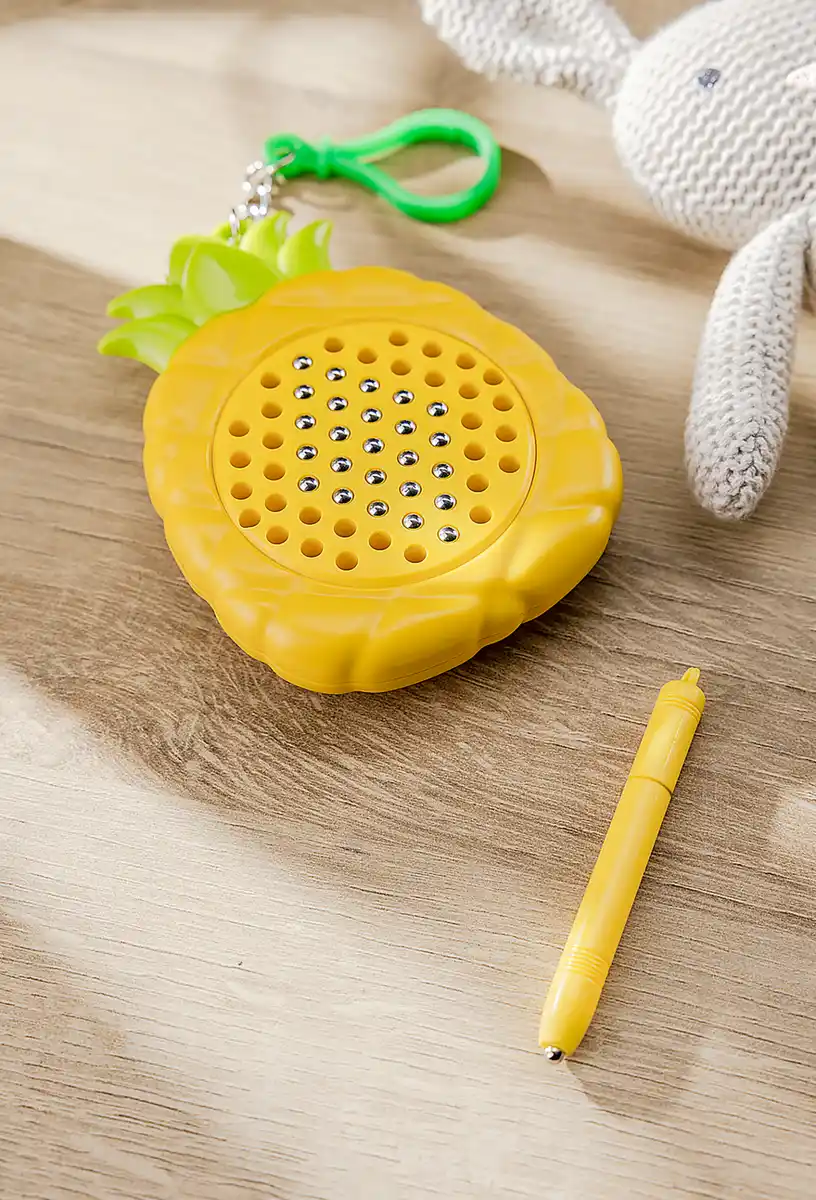 Bild 2 von IDEENWELT Mini-Magnetspiel Ananas